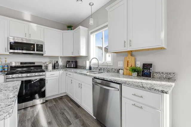 $2,450 | 2722 Jaber Avenue Northeast, St. Michael, MN 55376