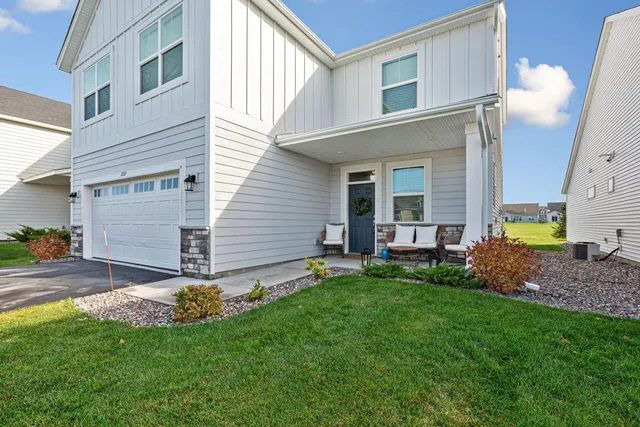 $2,450 | 2722 Jaber Avenue Northeast, St. Michael, MN 55376