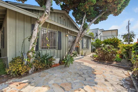 $1,990,000 | 844 Isthmus Court, San Diego, CA 92109