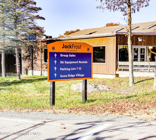 $255,000 | 69 Telemark Lake, Lake Harmony, PA 18624