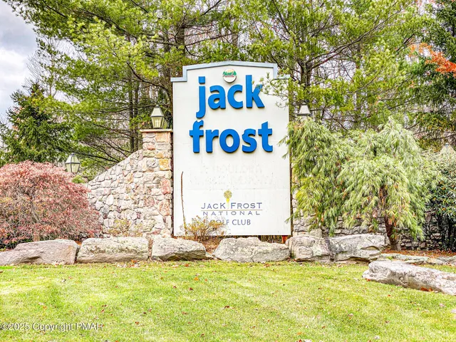 $255,000 | 69 Telemark Lake, Lake Harmony, PA 18624