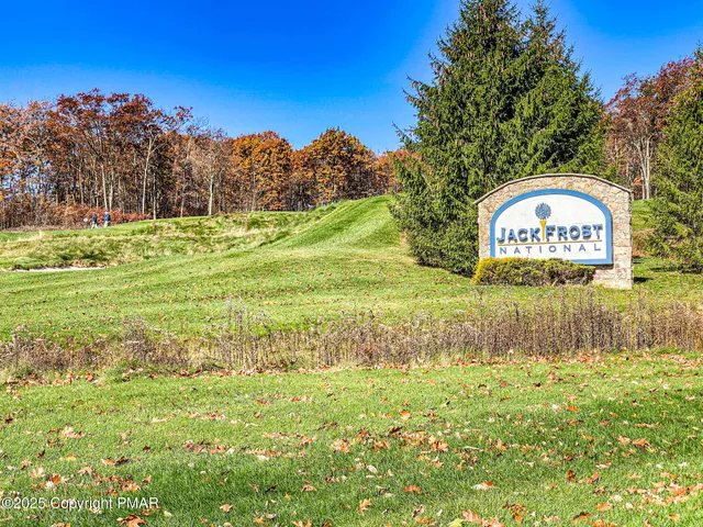 $255,000 | 69 Telemark Lake, Lake Harmony, PA 18624