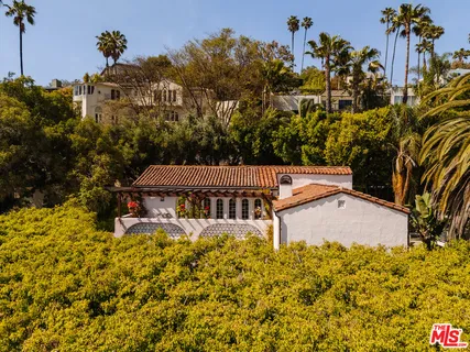 $2,900,000 | 5163 Franklin Avenue, Los Angeles, CA 90027
