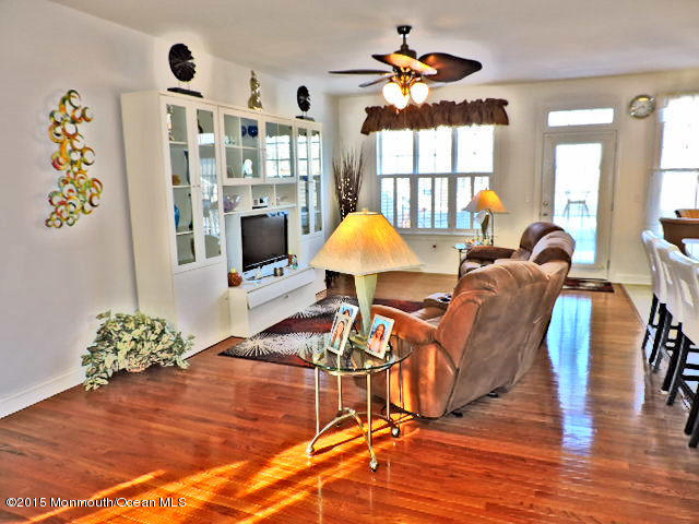 48 Riva Ridge Road Manalapan, NJ 07726 - Photo 13 of 17 Family Room