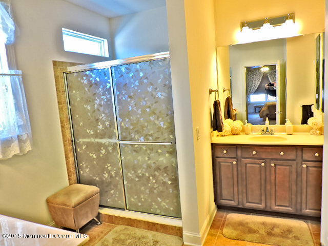 48 Riva Ridge Road Manalapan, NJ 07726 - Photo 8 of 17 Master Bathroom