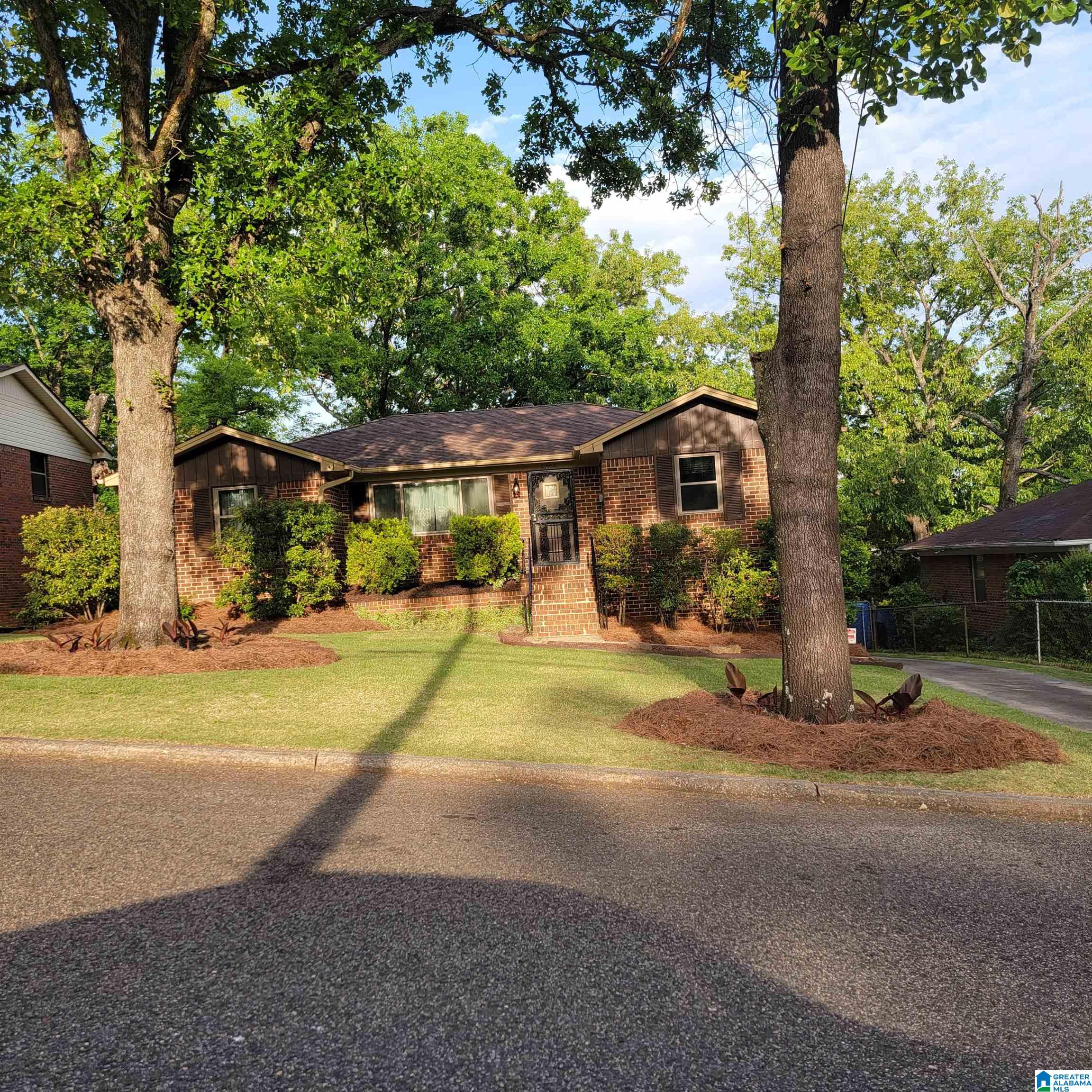 6705 Seminole Circle Fairfield, AL 35064 - Photo 1 of 43