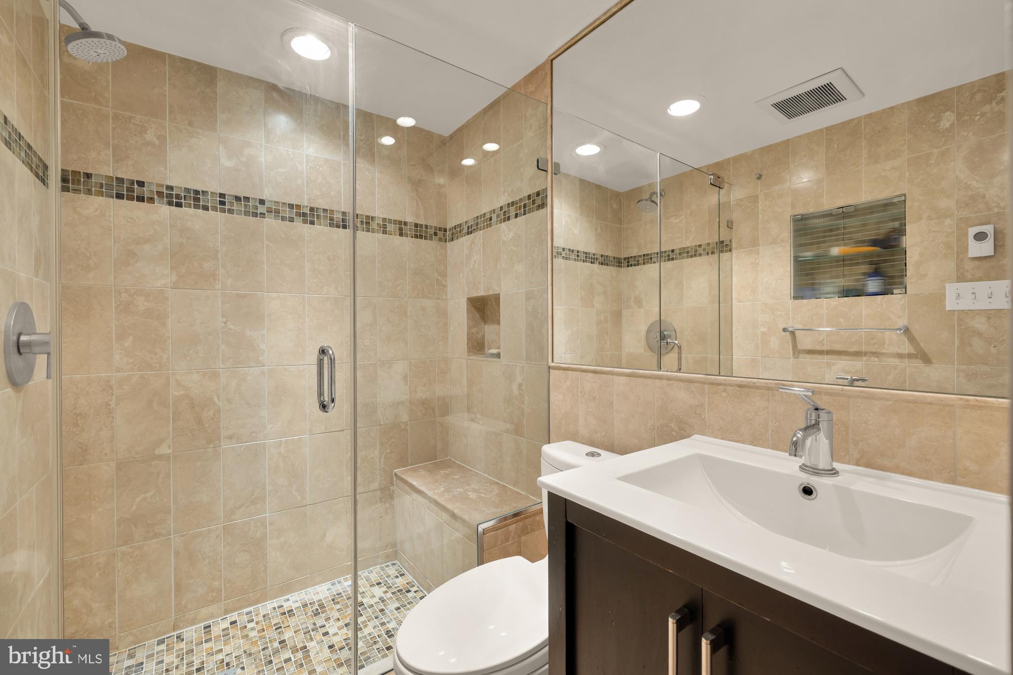 2501 Calvert Street Northwest, Unit 901 Washington, DC 20008 - Photo 13 of 27