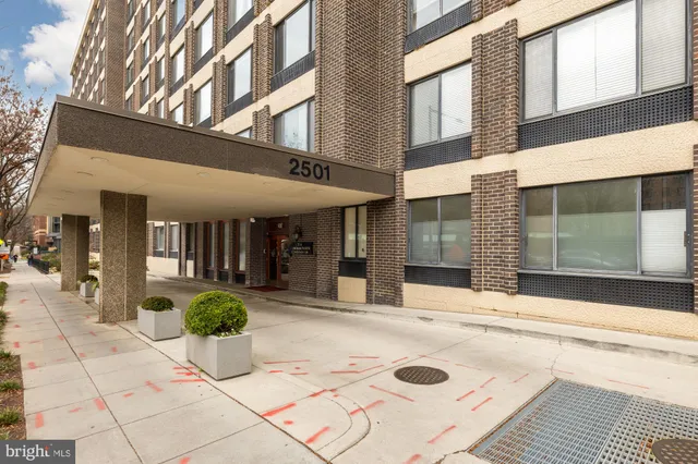 $530,000 | 2501 Calvert Street Northwest, Unit 901, Washington, DC 20008