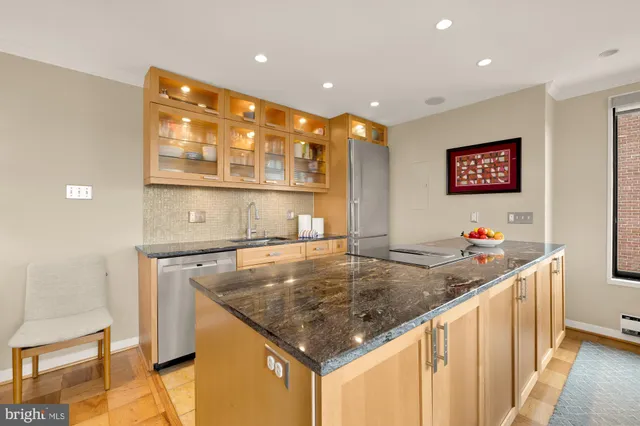 $530,000 | 2501 Calvert Street Northwest, Unit 901, Washington, DC 20008