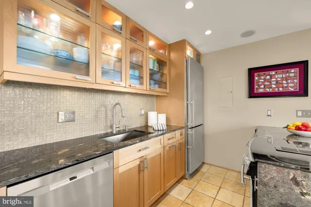 $530,000 | 2501 Calvert Street Northwest, Unit 901, Washington, DC 20008