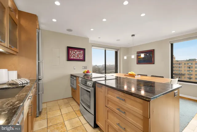 $530,000 | 2501 Calvert Street Northwest, Unit 901, Washington, DC 20008