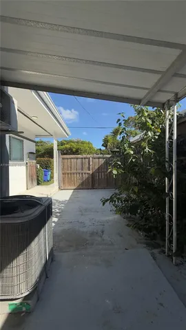 $2,500 | 2000 Southwest 13th Court, Miami, FL 33145