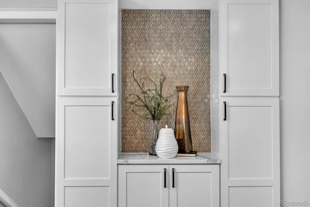 a view of bathroom with a potted plant