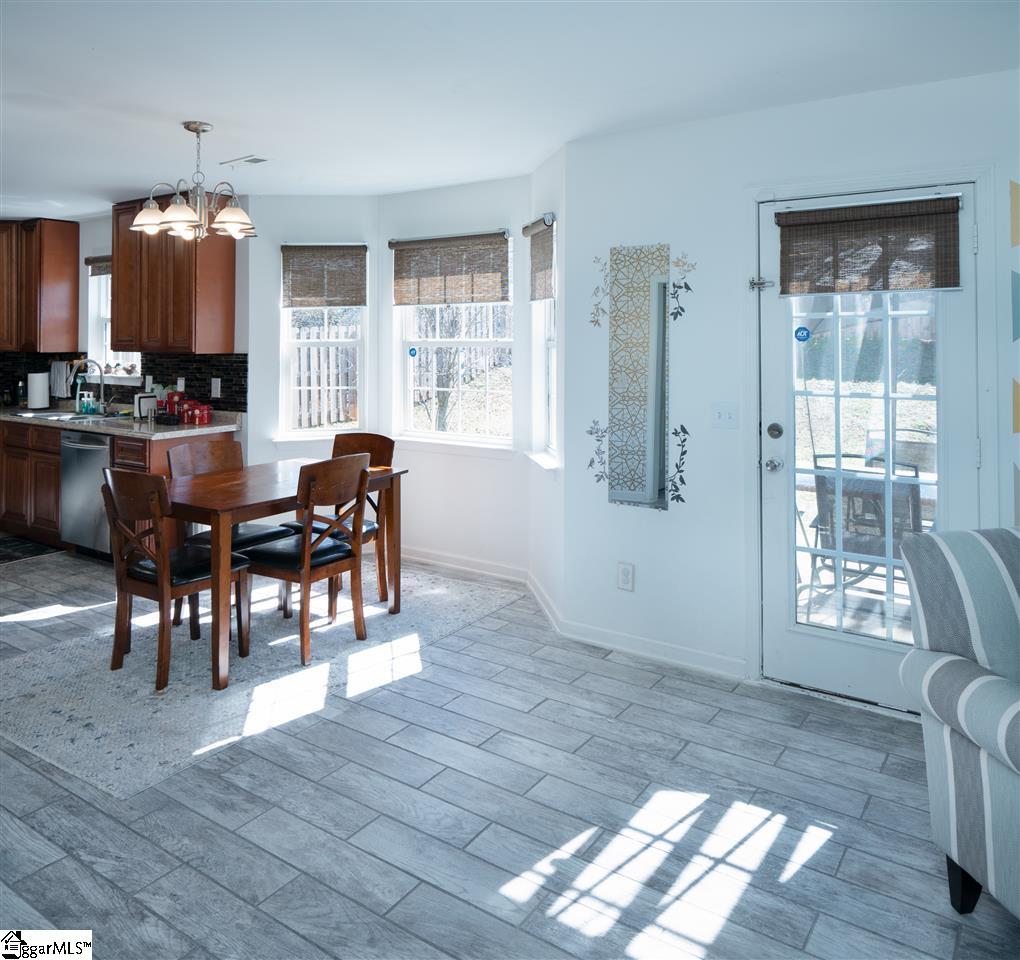 138 Riverdale Road Simpsonville, SC 29680 - Photo 11 of 32 Gallery Image 11
