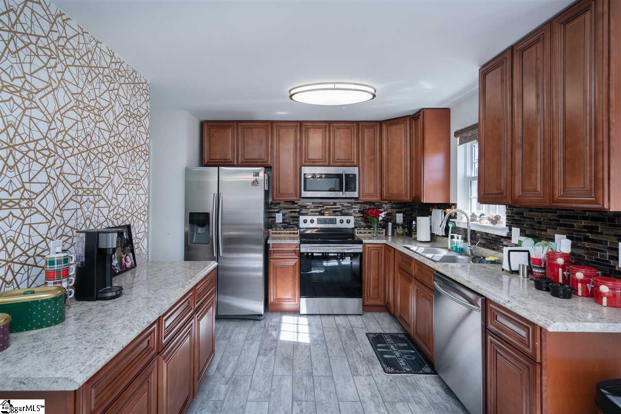 138 Riverdale Road Simpsonville, SC 29680 - Photo 15 of 32 Gallery Image 15