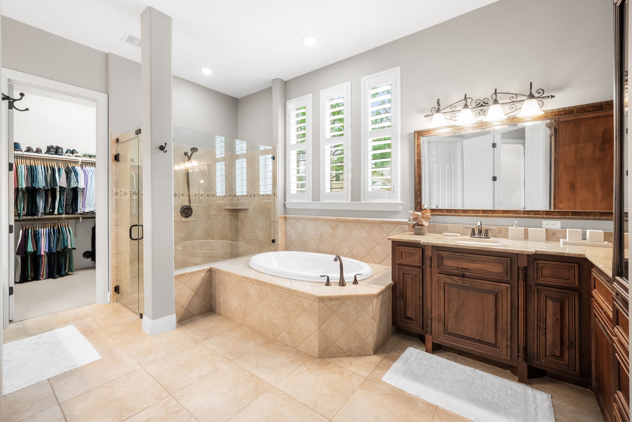 208 SANTALUZ Lane Austin, TX 78732 - Photo 14 of 40