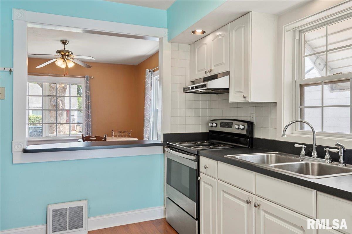 2049 North 7th Street Springfield, IL 62702 - Photo 15 of 45