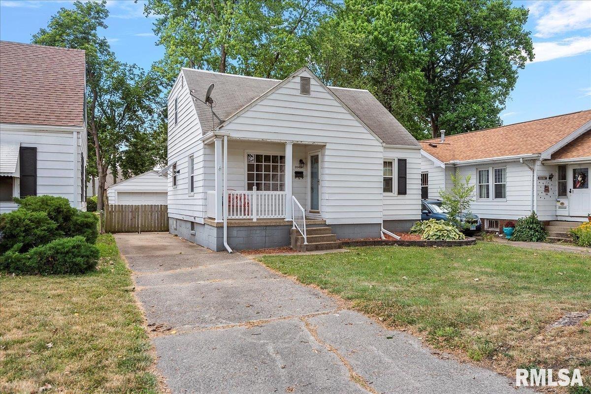 2049 North 7th Street Springfield, IL 62702 - Photo 2 of 45