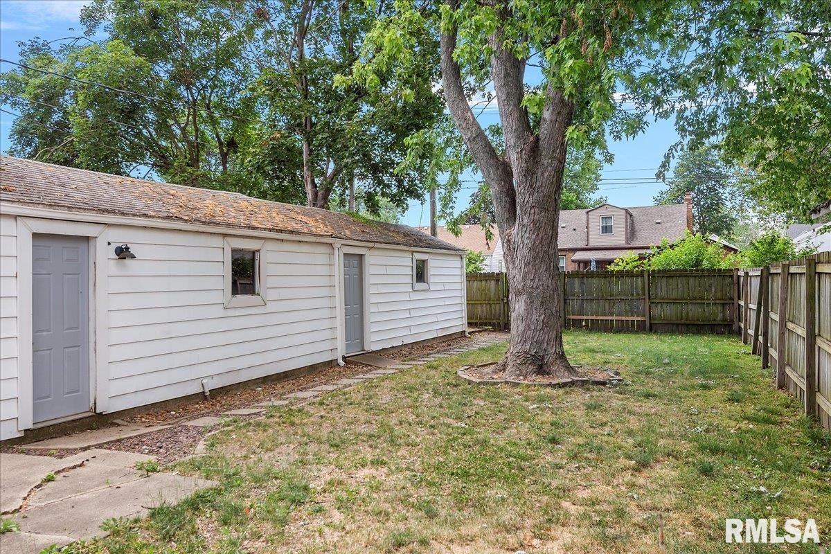 2049 North 7th Street Springfield, IL 62702 - Photo 40 of 45