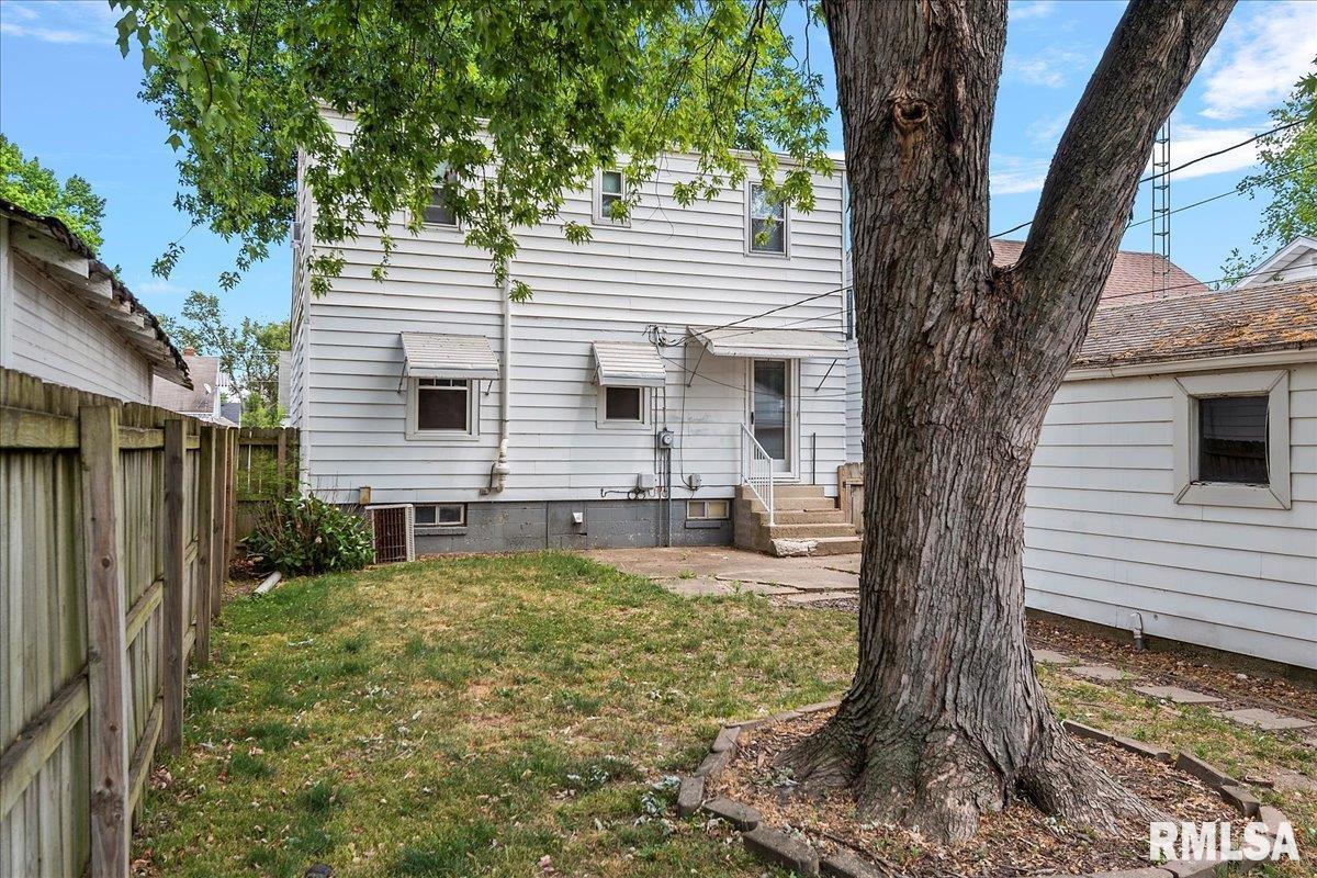 2049 North 7th Street Springfield, IL 62702 - Photo 41 of 45