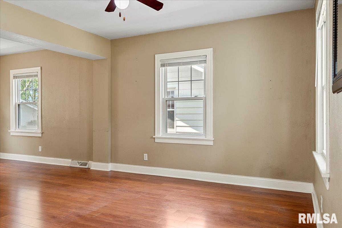 2049 North 7th Street Springfield, IL 62702 - Photo 5 of 45