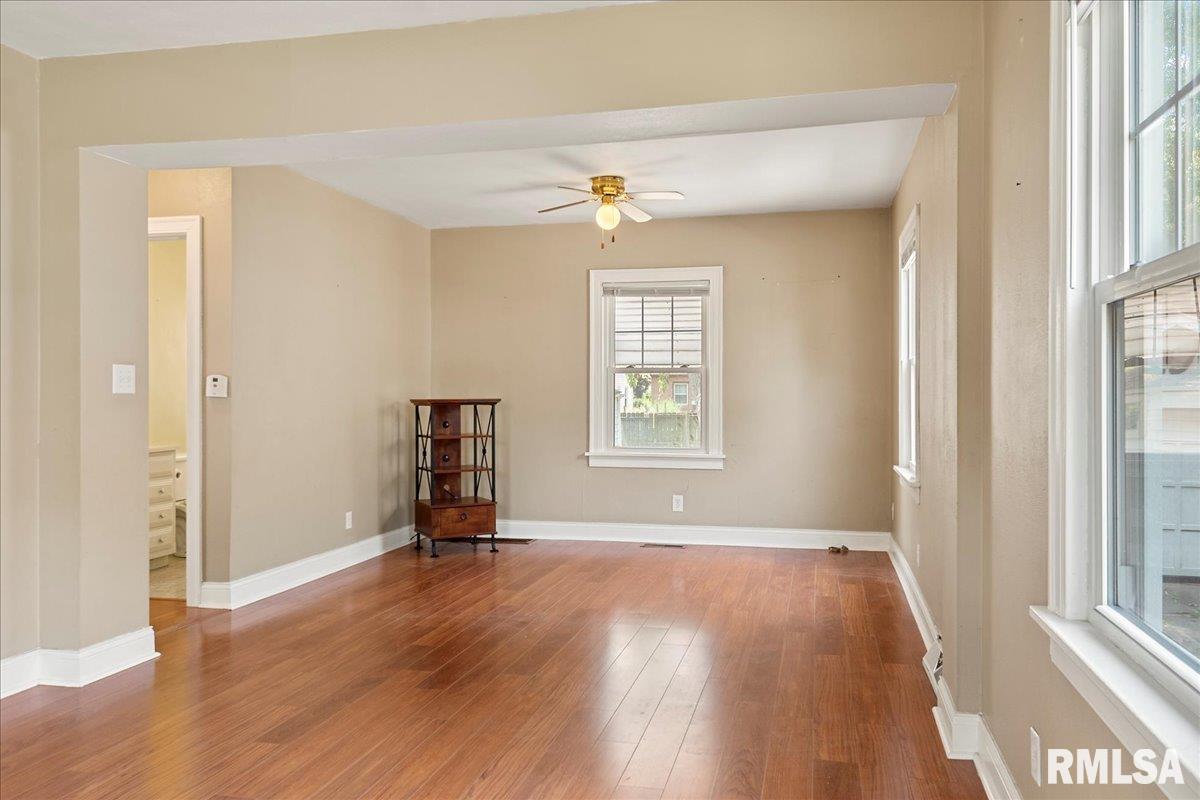 2049 North 7th Street Springfield, IL 62702 - Photo 7 of 45
