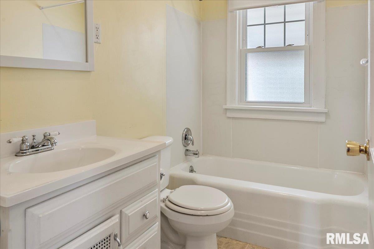 2049 North 7th Street Springfield, IL 62702 - Photo 9 of 45