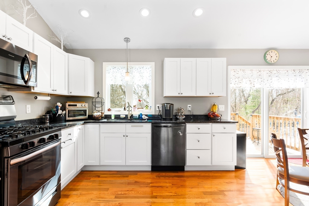 26 Lower Westfield Road Holyoke, MA 01040 - Photo 5 of 31 Gallery Image 5