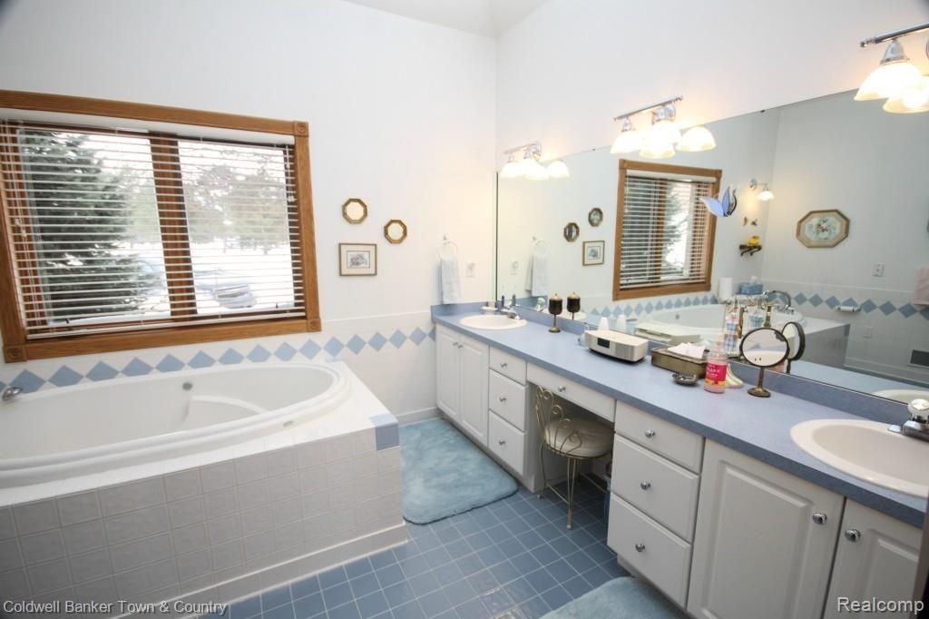 2025 Clyde Road Highland, MI 48357 - Photo 26 of 63 IMG_0206.jpg