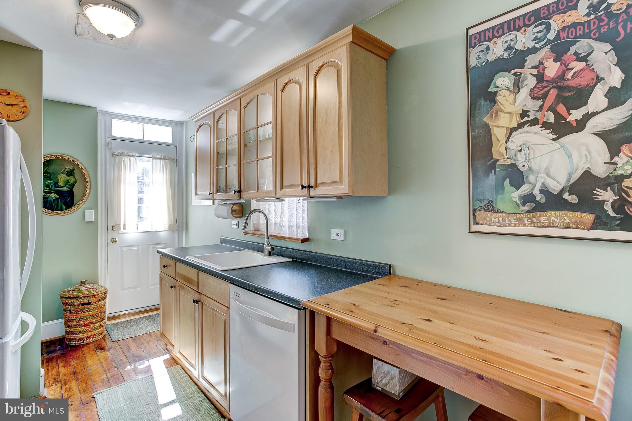 1213 Riverside Avenue Baltimore, MD 21230 - Photo 6 of 52