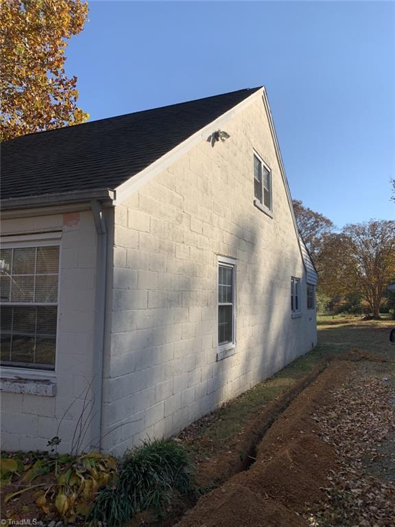 1734 Sharpe Road Burlington, NC 27217 - Photo 15 of 19 Gallery Image 15