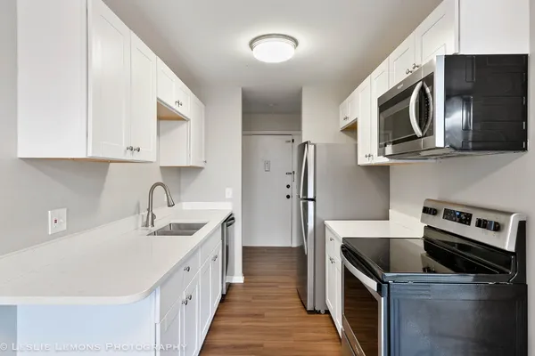 $1,789 | 5700 Hillcrest Lane, Unit 3G, Lisle, IL 60532