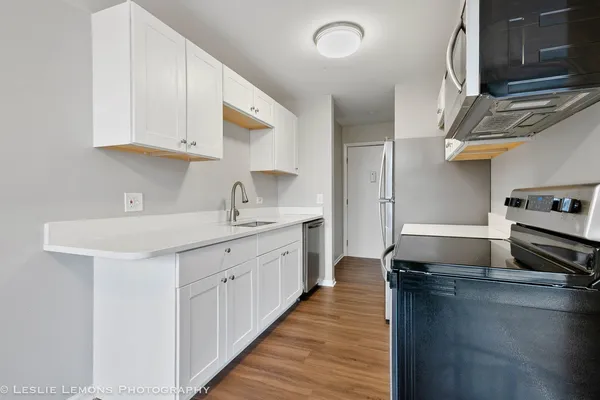 $1,789 | 5700 Hillcrest Lane, Unit 3G, Lisle, IL 60532