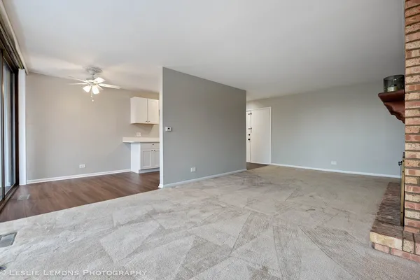 $1,789 | 5700 Hillcrest Lane, Unit 3G, Lisle, IL 60532