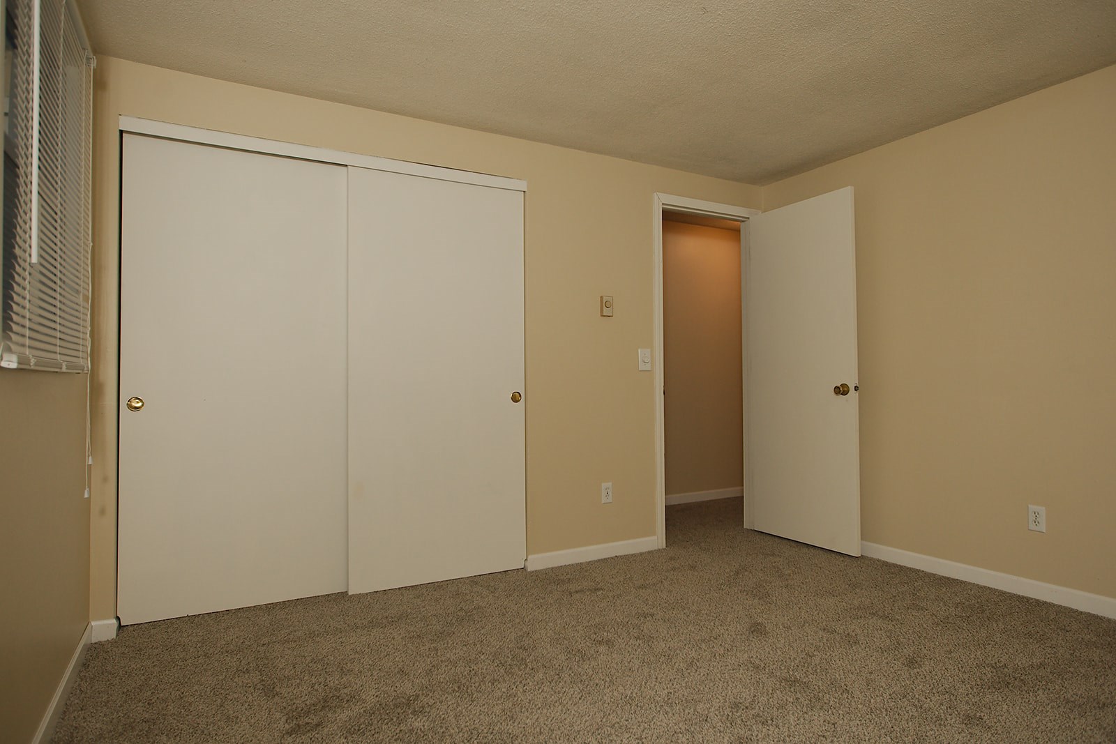 2915 Sand Point Road Fort Wayne, IN 46809 - Photo 7 of 10