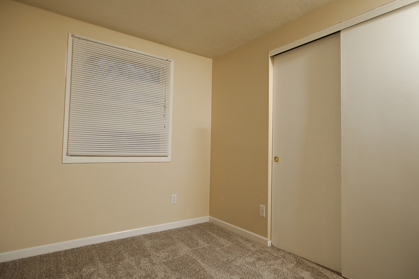 2915 Sand Point Road Fort Wayne, IN 46809 - Photo 8 of 10