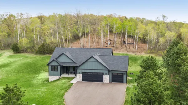 $815,000 | 899 Gavin Pass, Hudson, WI 54016