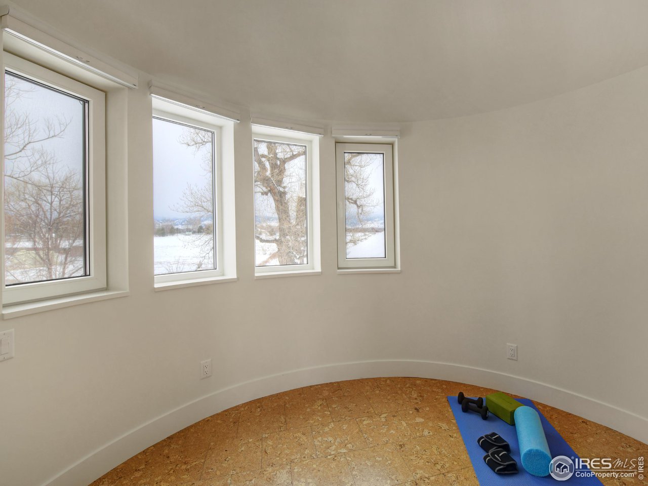 6077 Jay Road Boulder, CO 80301 - Photo 16 of 35 an empty room with a window