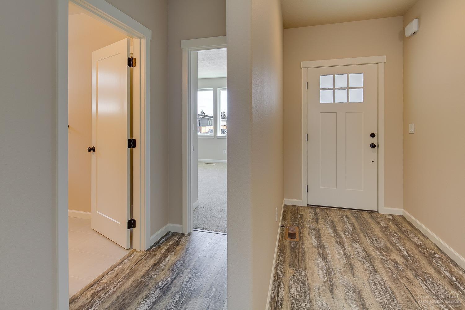 641 Northwest Rimrock Drive Redmond, OR 97756 - Photo 4 of 23 Additional Photo