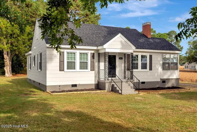 $210,000 | 211 West Central Street, Seaboard, NC 27876