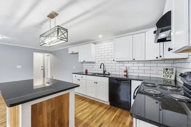 $849,900 | 11 Hadley Street, South Hadley, MA 01075