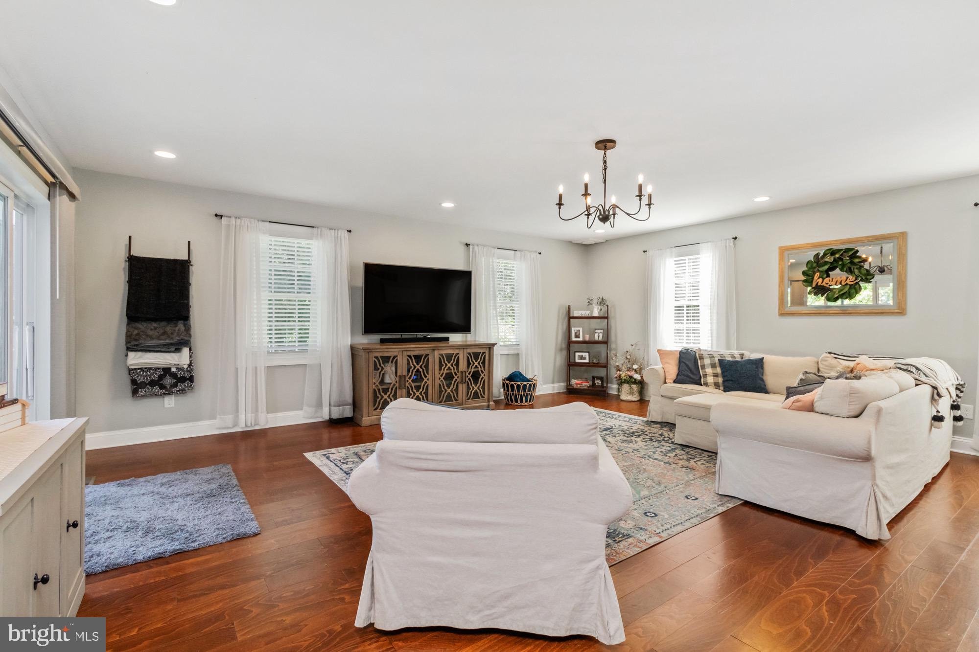 6900 Yale Road Middle River, MD 21220 - Photo 11 of 64 Family room