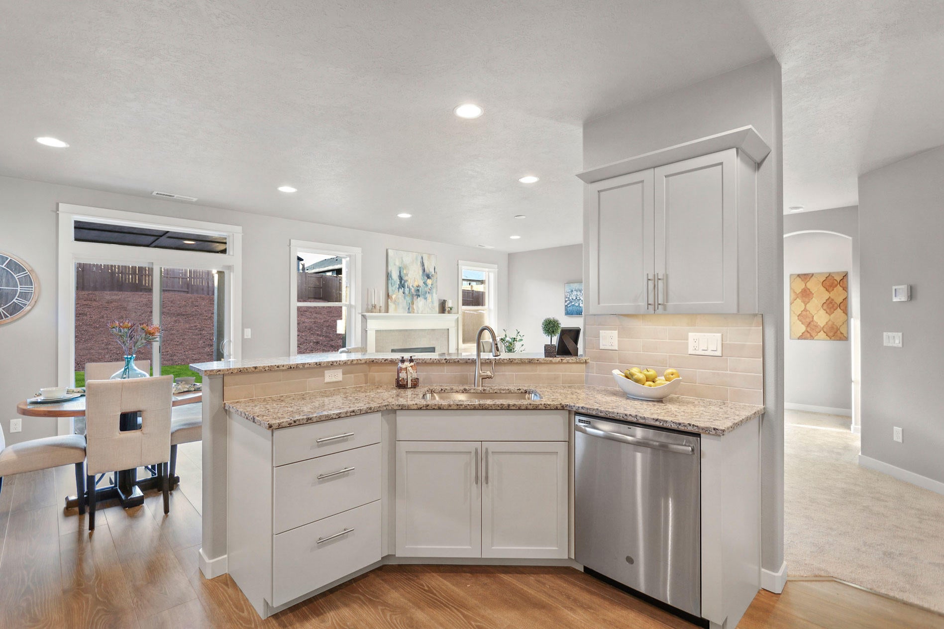 538 McKinney Ranch Road Sisters, OR 97759 - Photo 17 of 19 Hudson - Kitchen 3