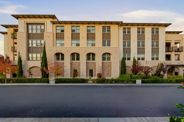 $1,089,888 | 1057 Foxglove Place, Unit 202, San Jose, CA 95131