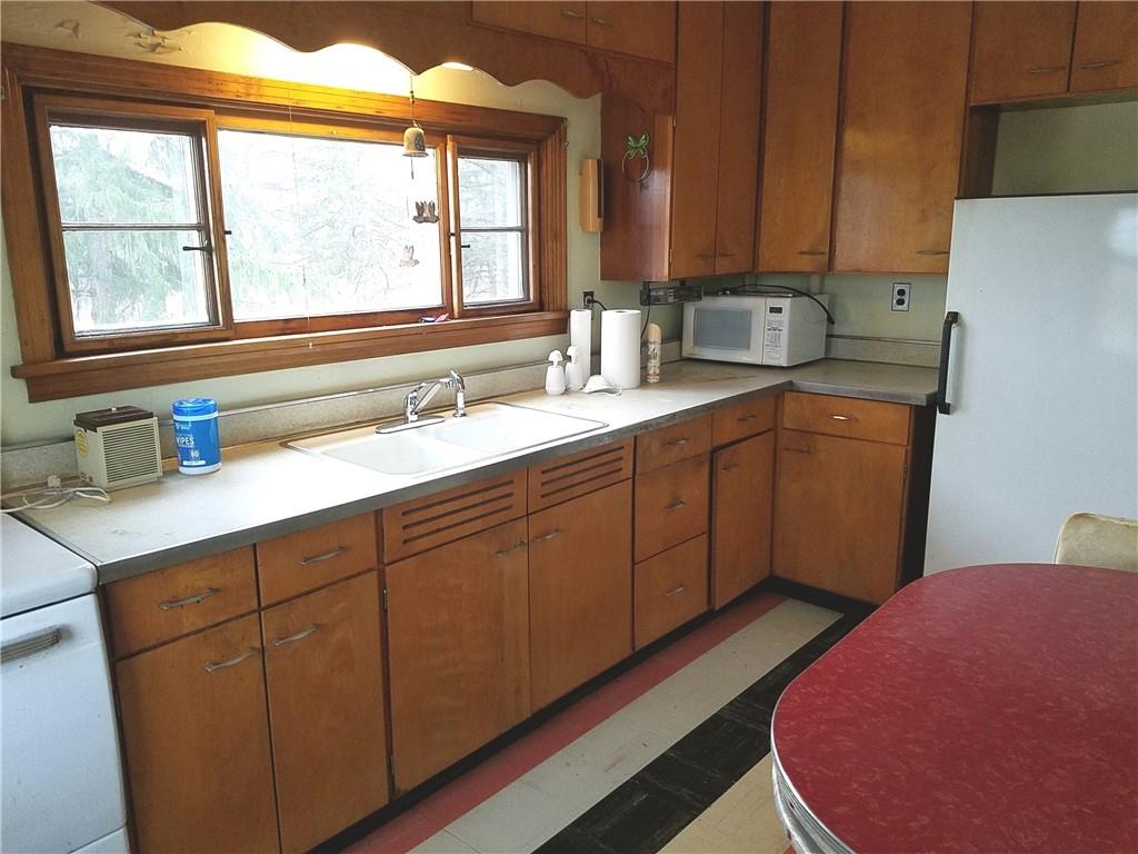 824 Hecla Road Mount Pleasant, PA 15666 - Photo 5 of 13 Gallery Image 5
