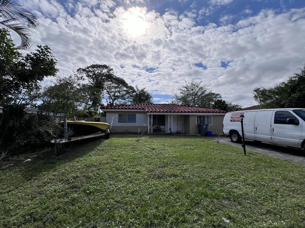 5216 Buchanan Road Delray Beach, FL 33484 - Photo 1 of 5 WhatsApp Image 2024-01-05 at 16.08.46_7a