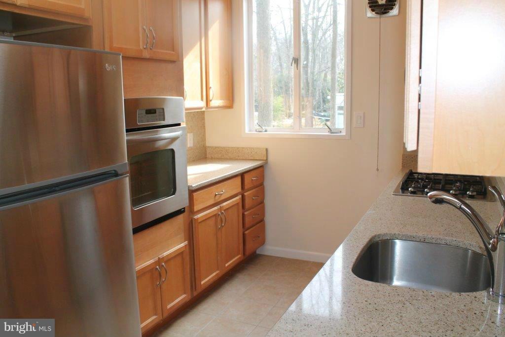 7700 Elba Road Alexandria, VA 22306 - Photo 3 of 13 Kitchen