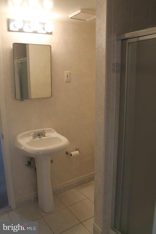 7700 Elba Road Alexandria, VA 22306 - Photo 5 of 13 Bath