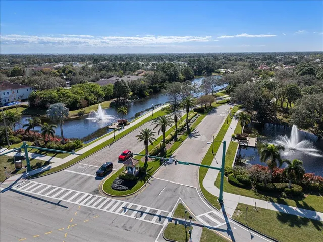 $780,000 | 623 Southwest Lake Charles Circle, Port St. Lucie, FL 34986