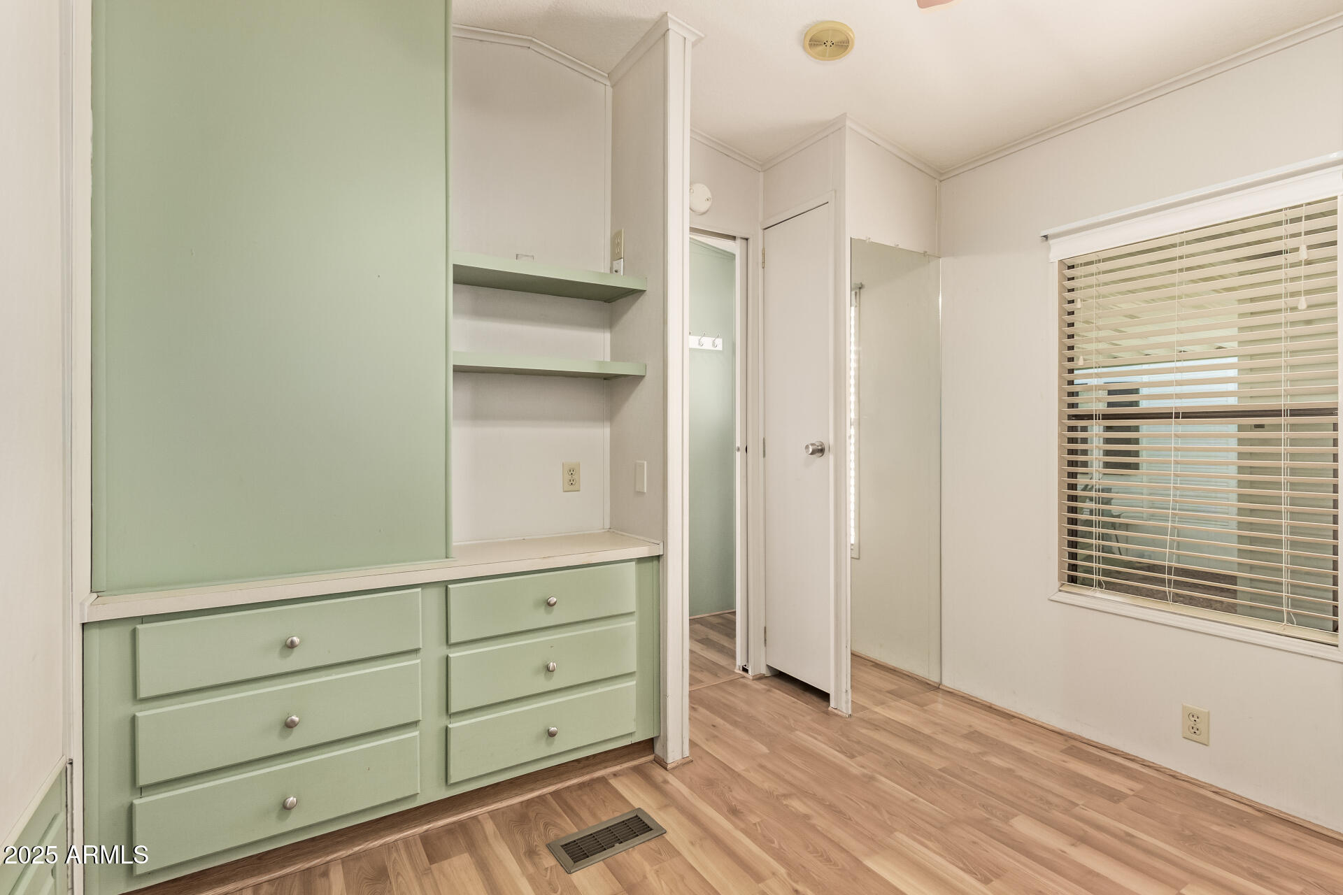 111 South Greenfield Road, Unit 647 Mesa, AZ 85206 - Photo 15 of 29 a view of walk in closet with empty racks